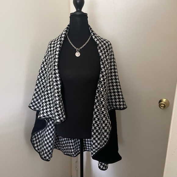 Houndstooth Pattern Wrap - Picture 1 of 5